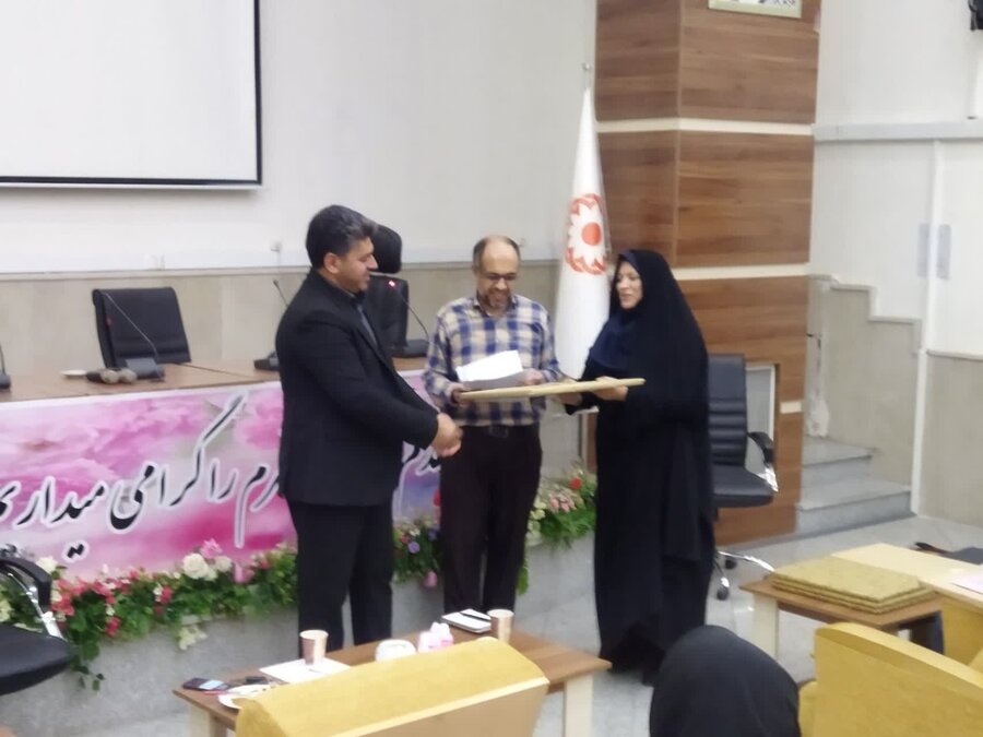 شهرری | تقدیر از همکاران فعال در امر خدمت رسانی به معلولین شهرری | تقدیر از همکاران فعال در امر خدمت رسانی به معلولین