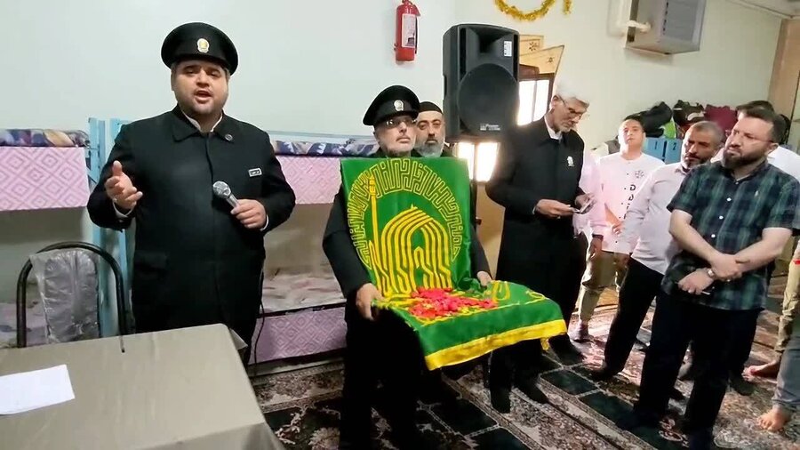 شهرری| مراسم تبرک جویی از پرچم حرم مطهر امام رضا(ع) شهرری| مراسم تبرک جویی از پرچم حرم مطهر امام رضا(ع)