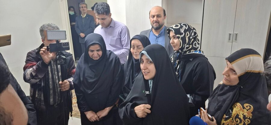 ⁨بازدید معاون امور زنان و خانواده رئیس جمهور از پایگاه اورژانس اجتماعی شهدای دولت آباد شهر ری 